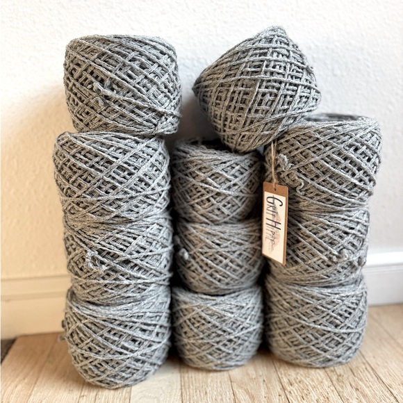 BOGO! 1,117g 100% lambs wool yarn (2,000 yards) - Picture 1 of 8